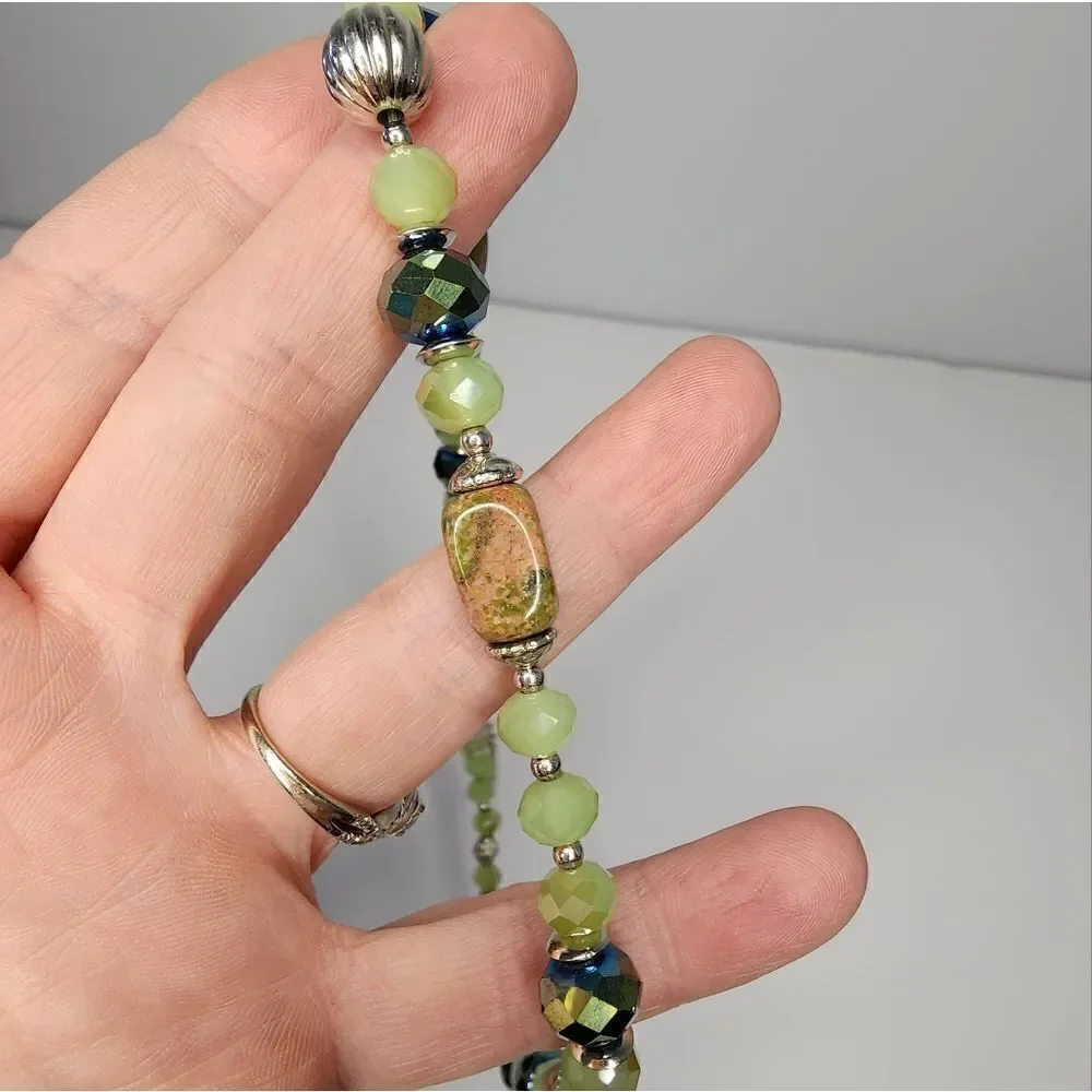 Vintage Handcrafted Silver Tone Art Frosted Glass Natural Facet Bead Necklace
